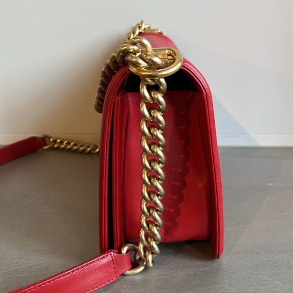 Chanel Boy Red Medium Quilted Leather Flap Bag - Picture 2 of 15
